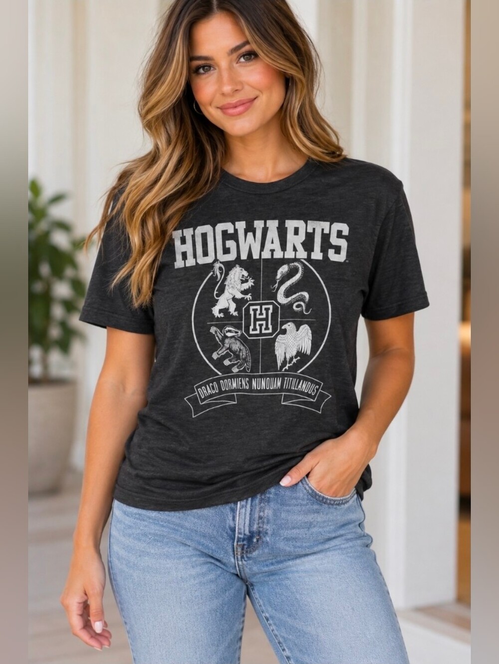 Wizarding World Hogwarts Crest Kids T-Shirt - Charcoal Gray with White Print